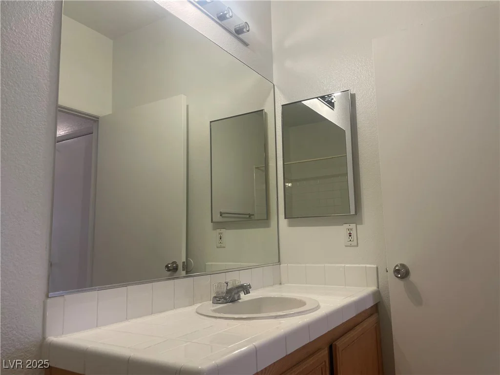2110 Los Feliz, Las Vegas, NV 89156