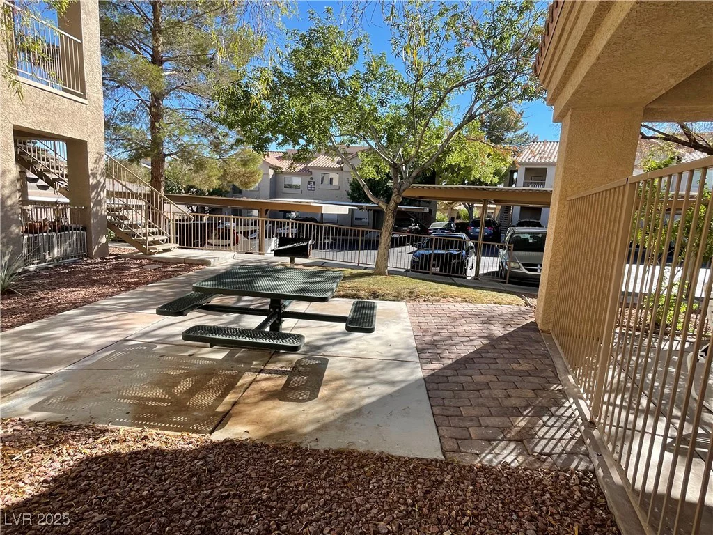 2110 Los Feliz, Las Vegas, NV 89156