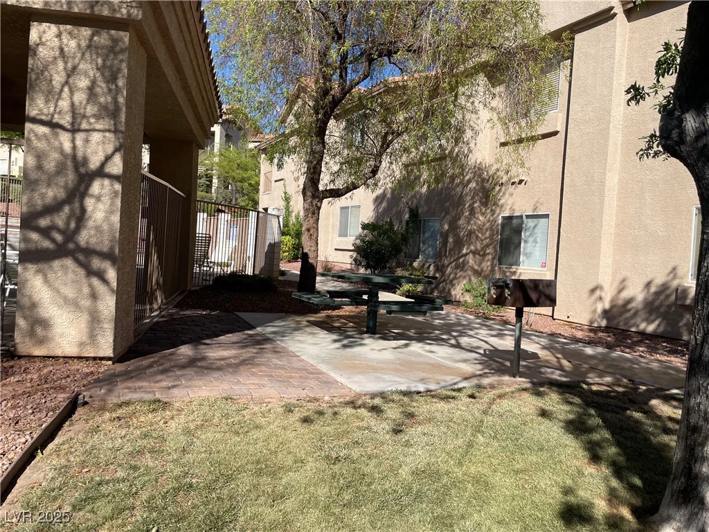 2110 Los Feliz, Las Vegas, NV 89156
