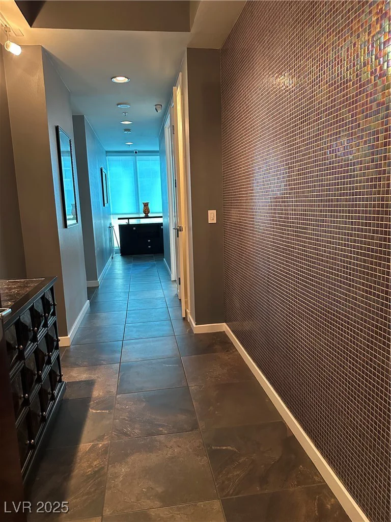 4575 Dean Martin, Las Vegas, NV 89103