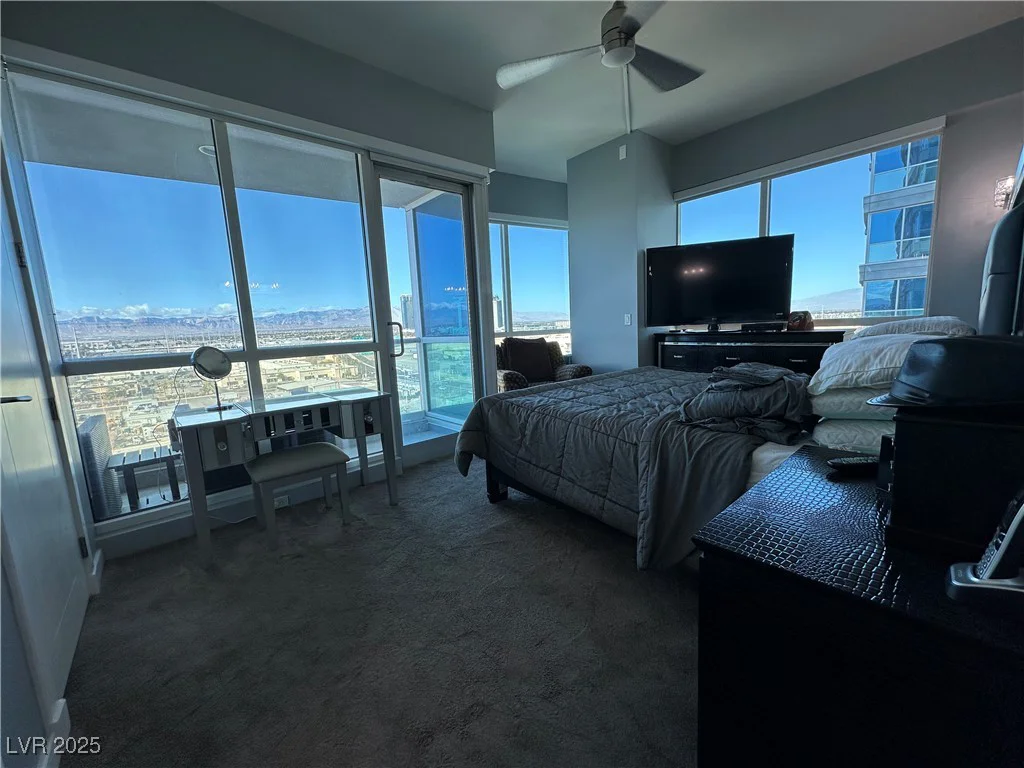 4575 Dean Martin, Las Vegas, NV 89103