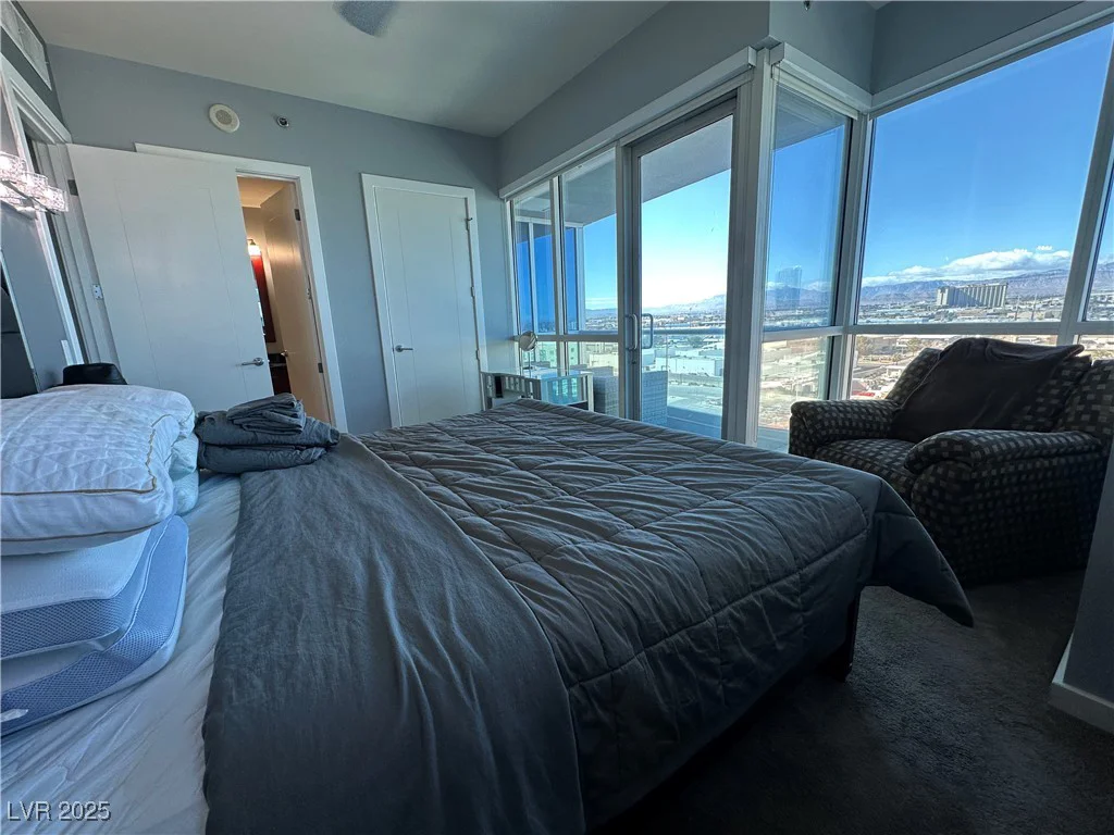 4575 Dean Martin, Las Vegas, NV 89103