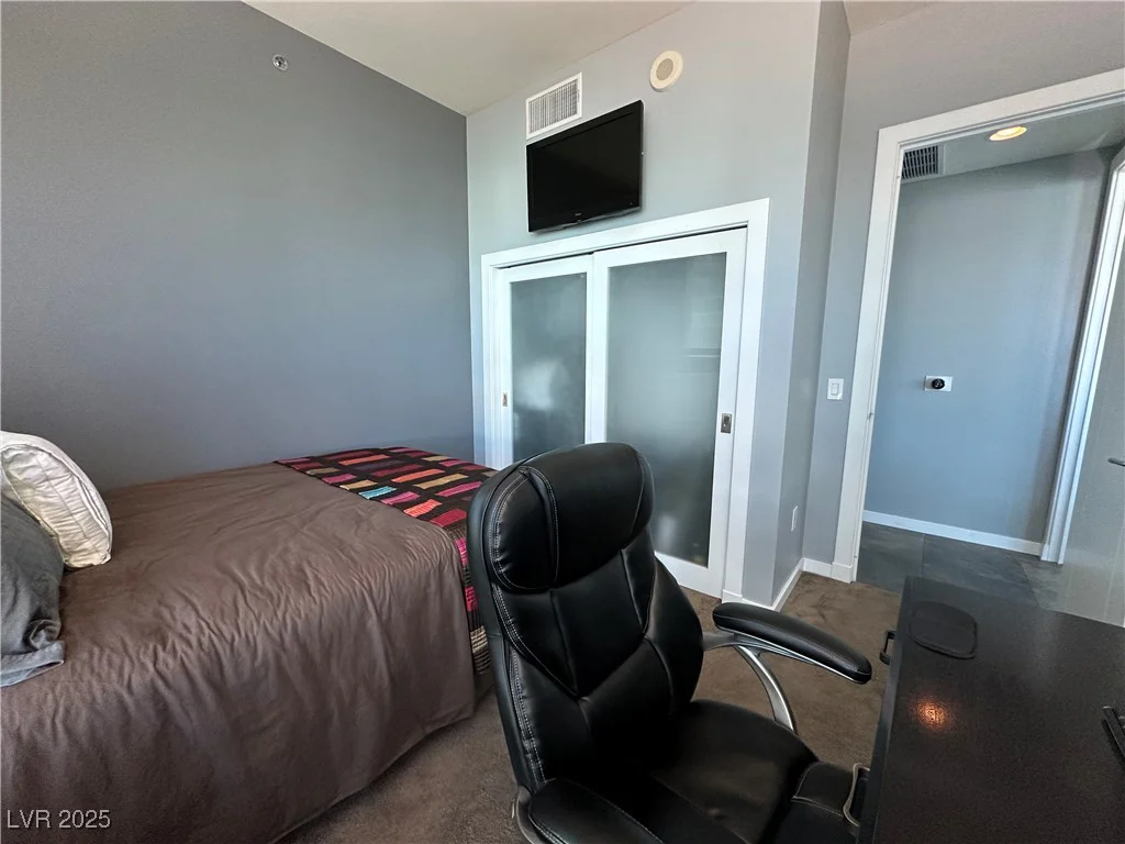 4575 Dean Martin, Las Vegas, NV 89103