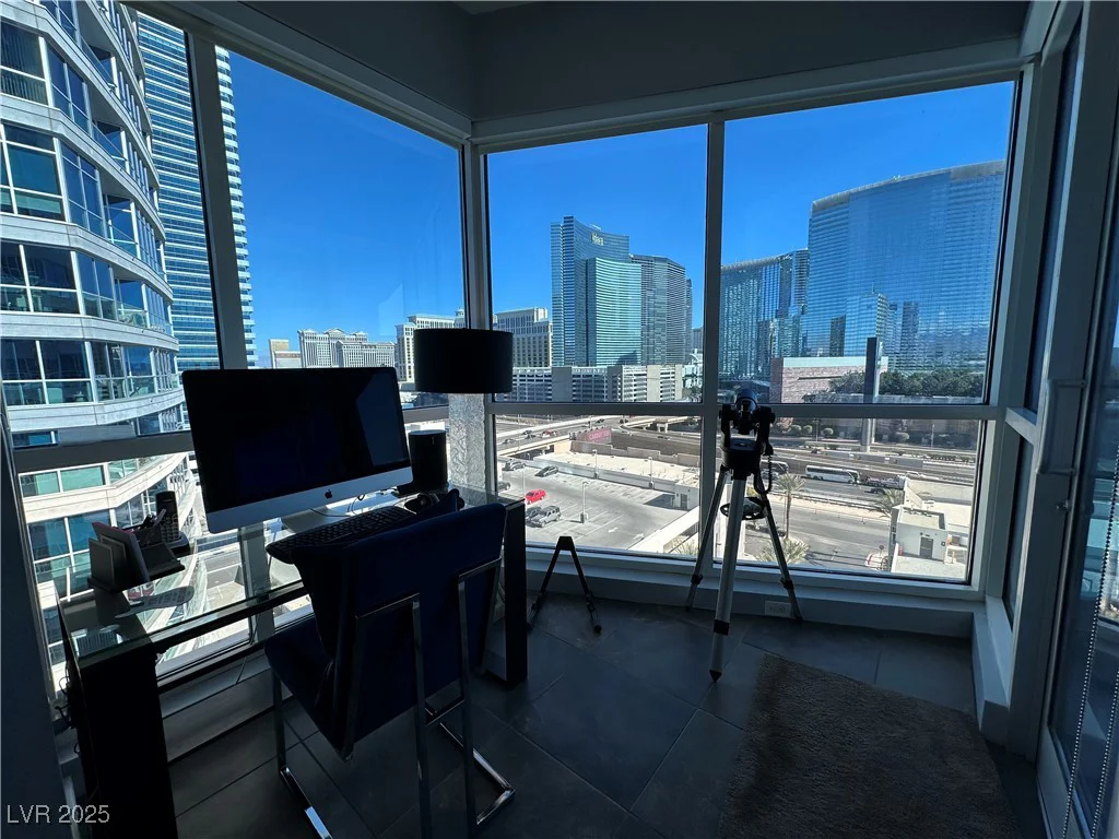 4575 Dean Martin, Las Vegas, NV 89103