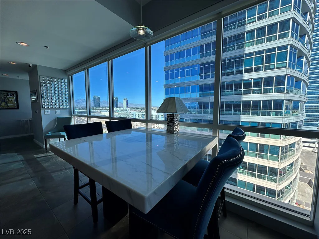 4575 Dean Martin, Las Vegas, NV 89103