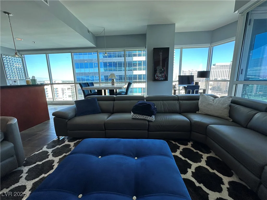 4575 Dean Martin, Las Vegas, NV 89103