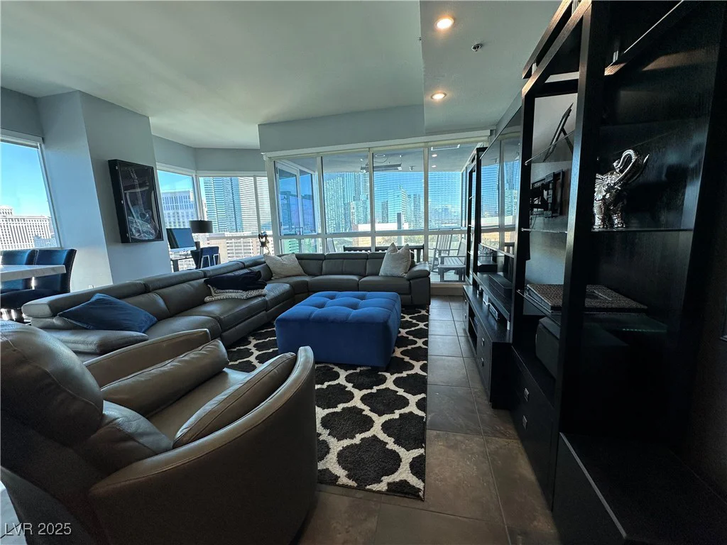 4575 Dean Martin, Las Vegas, NV 89103
