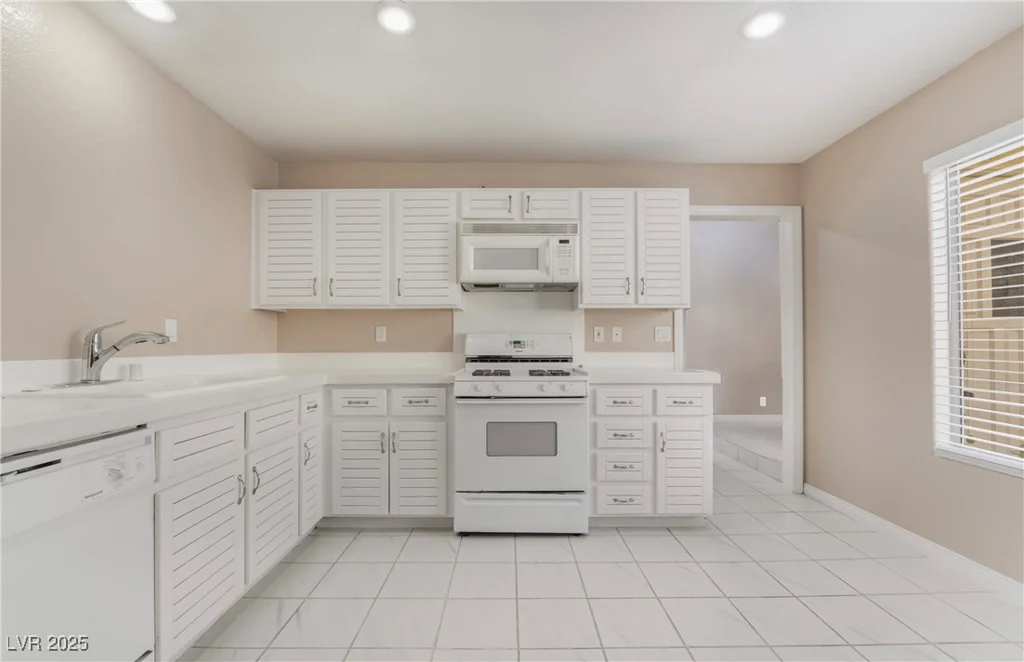 6914 Emerald Springs, Las Vegas, NV 89113