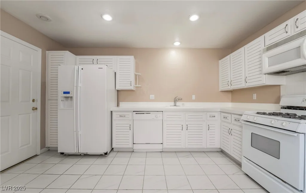 6914 Emerald Springs, Las Vegas, NV 89113