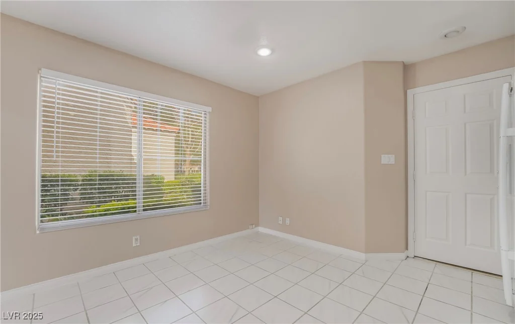 6914 Emerald Springs, Las Vegas, NV 89113