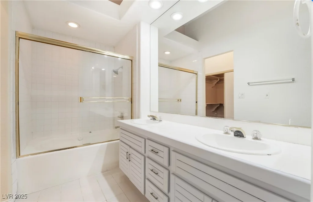 6914 Emerald Springs, Las Vegas, NV 89113