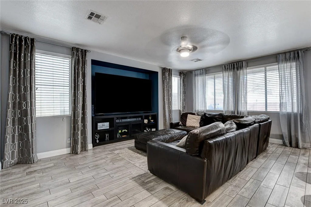 190 Mount Saint Helens, Henderson, NV 89012
