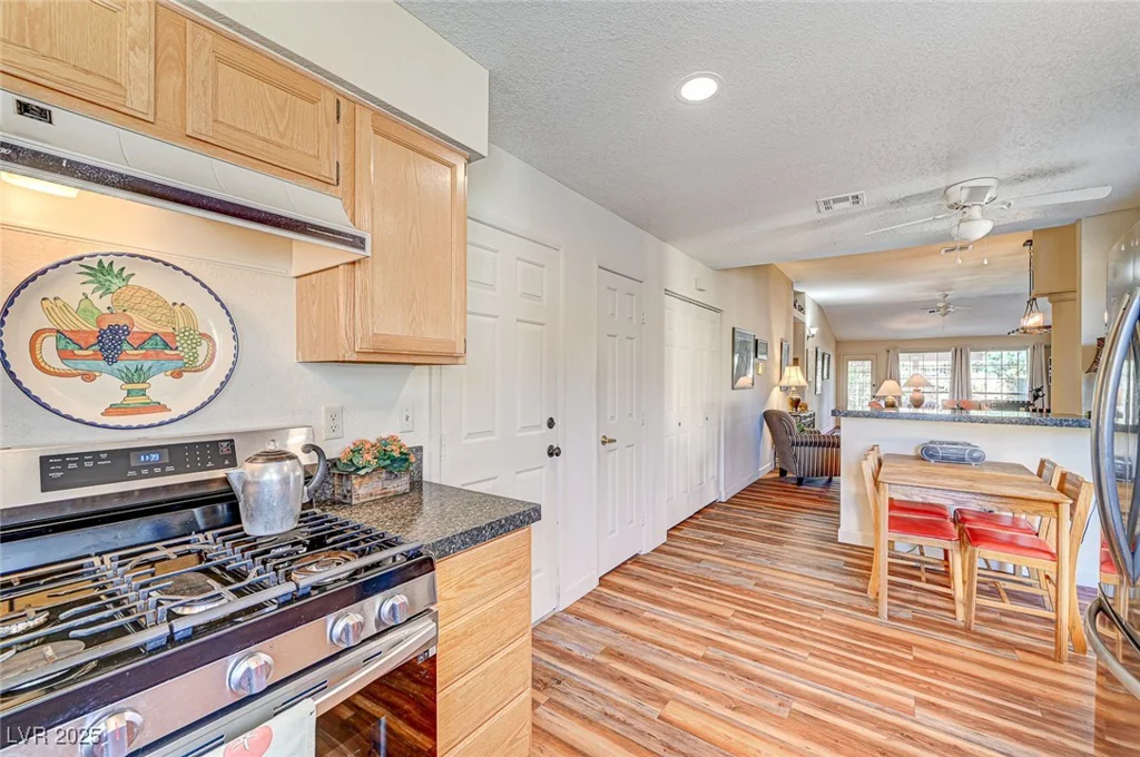 5105 Kingsbridge, Las Vegas, NV 89130