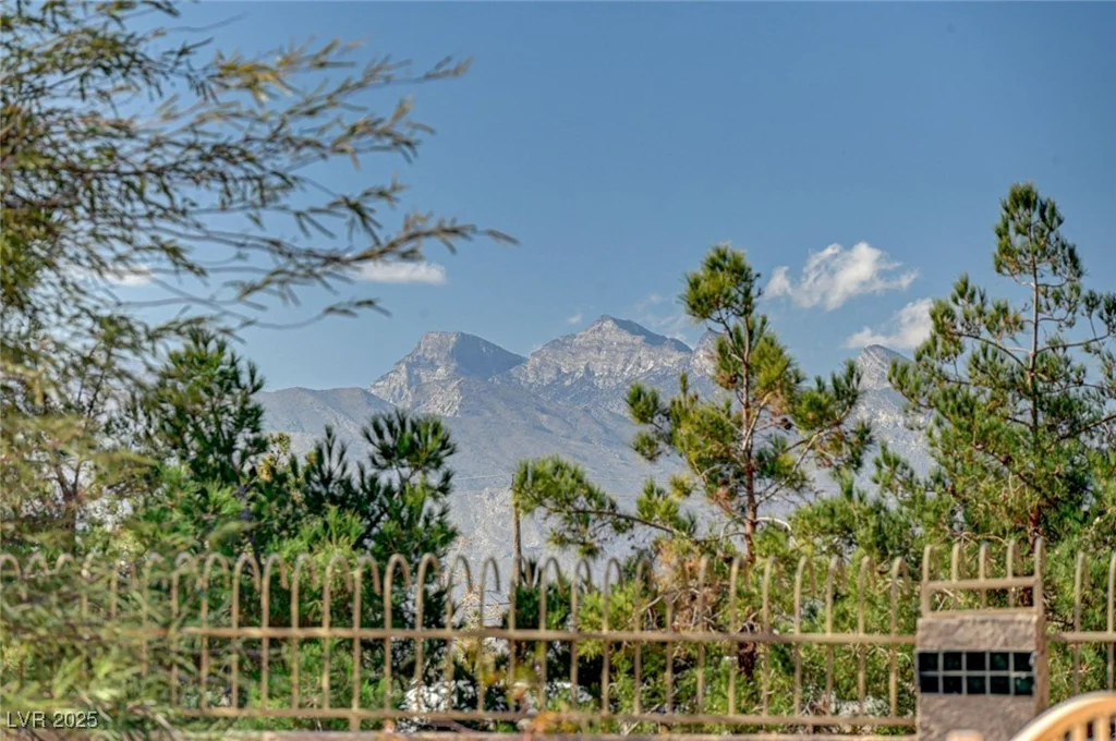 5105 Kingsbridge, Las Vegas, NV 89130
