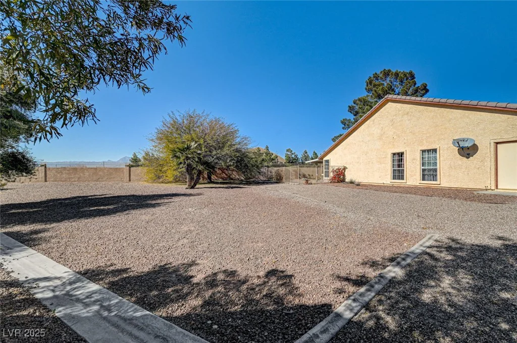 5105 Kingsbridge, Las Vegas, NV 89130