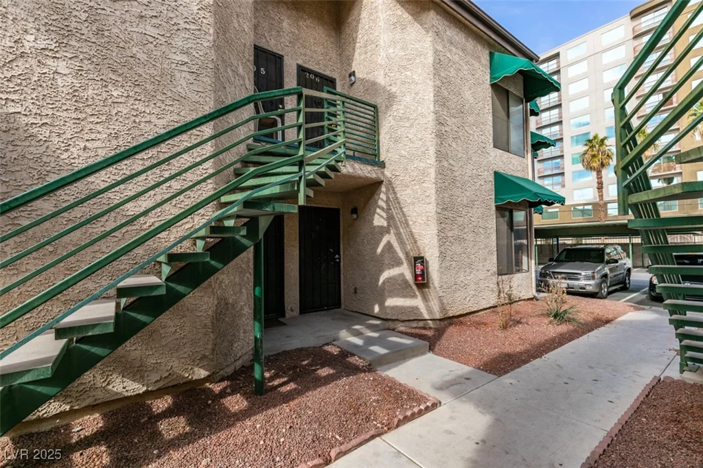 460 Elm, Las Vegas, NV 89169