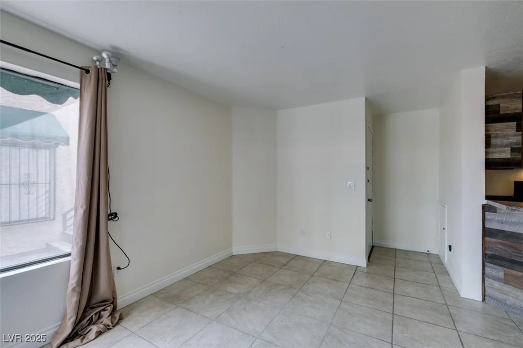 460 Elm, Las Vegas, NV 89169