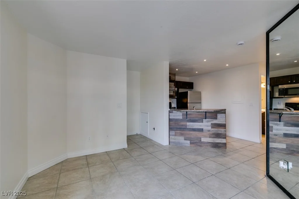 460 Elm, Las Vegas, NV 89169