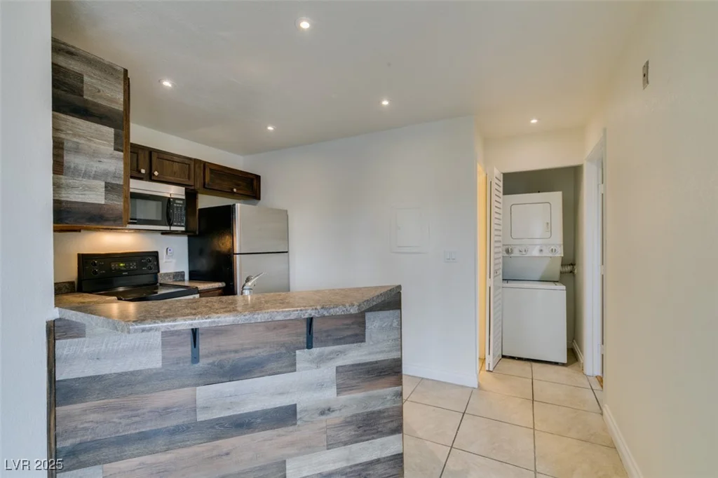 460 Elm, Las Vegas, NV 89169