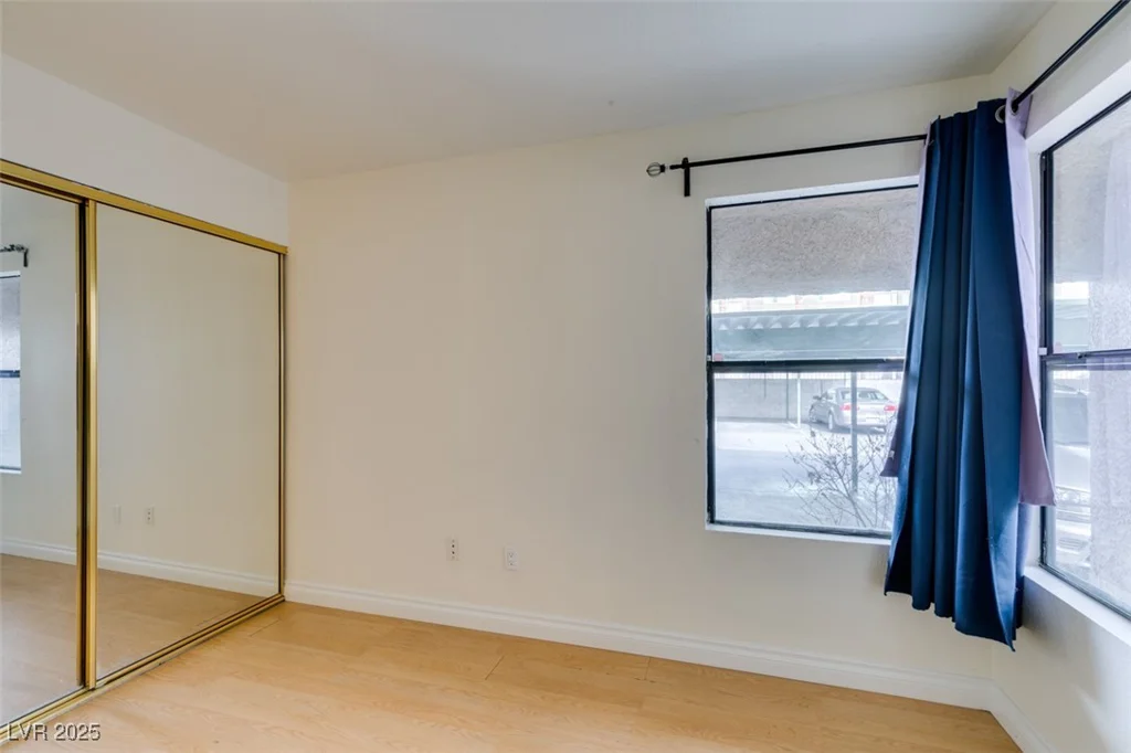 460 Elm, Las Vegas, NV 89169