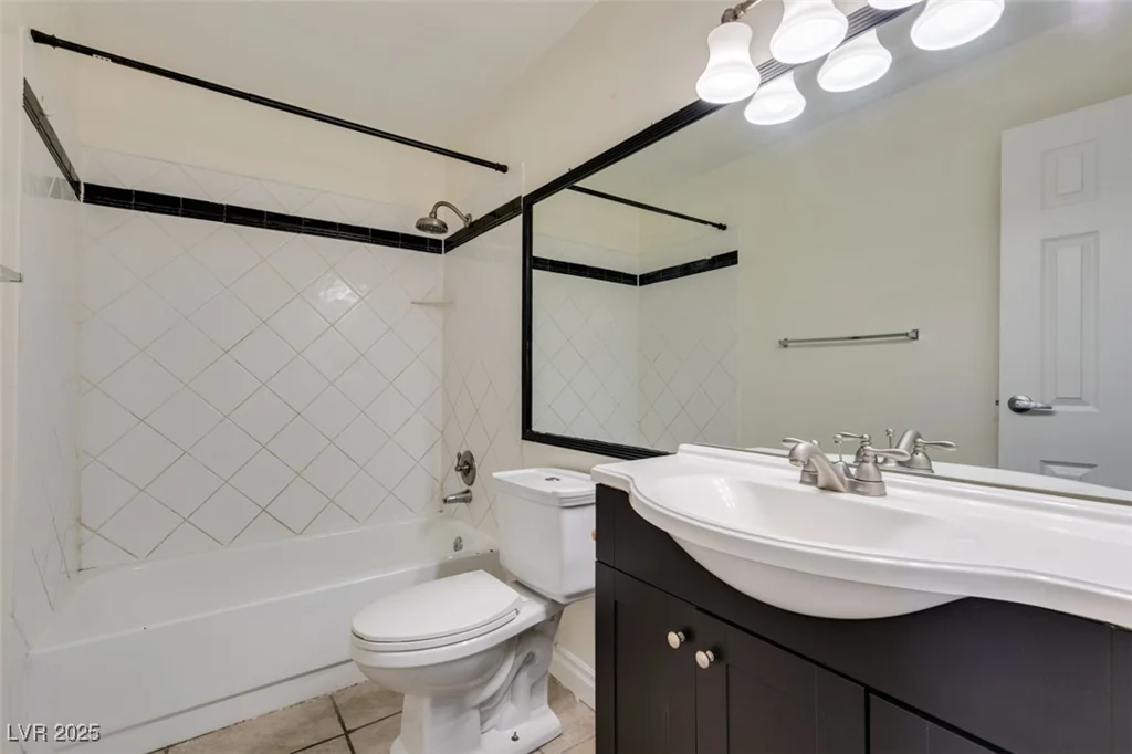 460 Elm, Las Vegas, NV 89169
