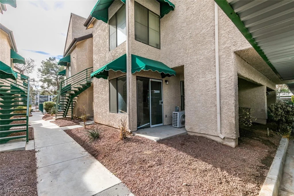 460 Elm, Las Vegas, NV 89169