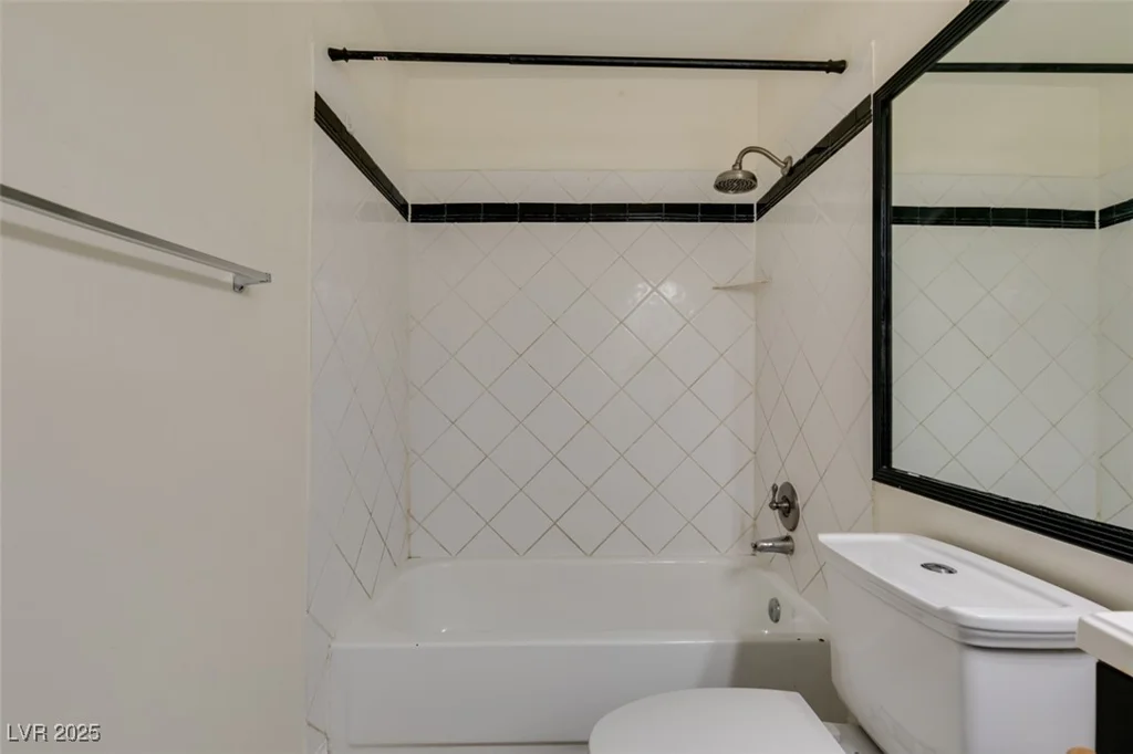 460 Elm, Las Vegas, NV 89169