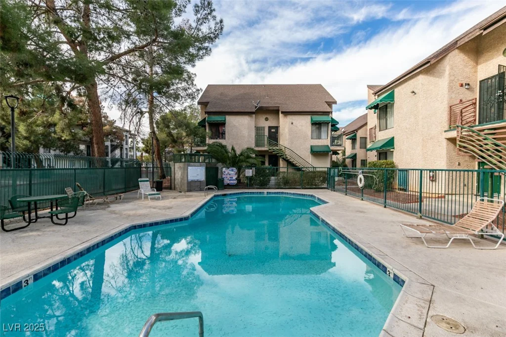 460 Elm, Las Vegas, NV 89169