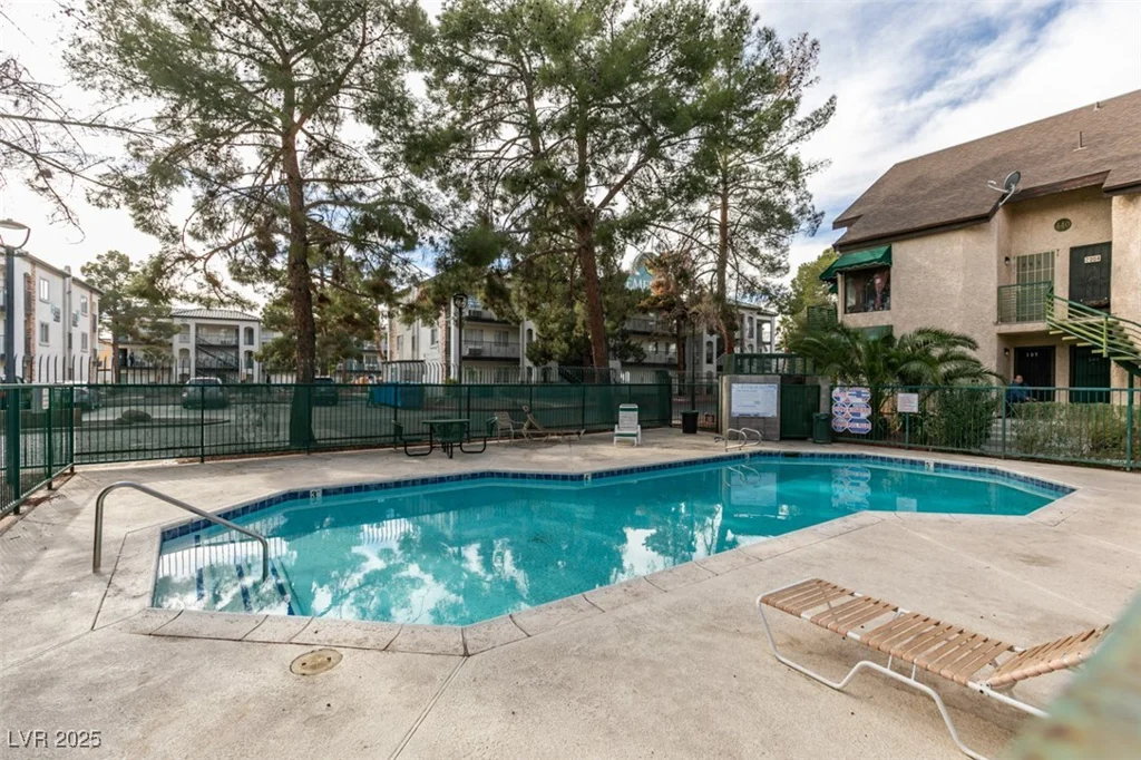 460 Elm, Las Vegas, NV 89169
