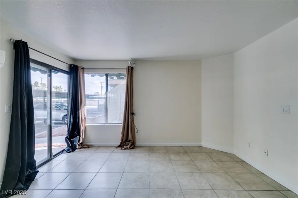 460 Elm, Las Vegas, NV 89169