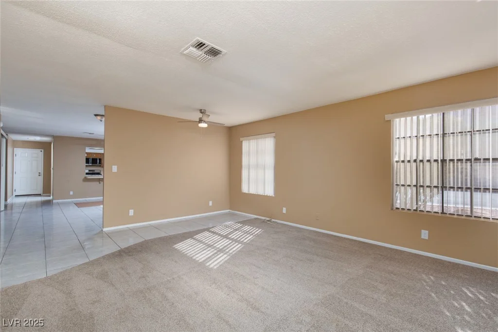 3990 Avebury, Las Vegas, NV 89121
