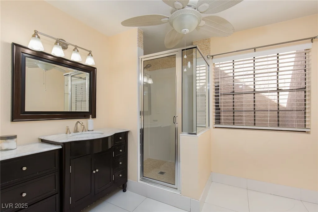 3990 Avebury, Las Vegas, NV 89121