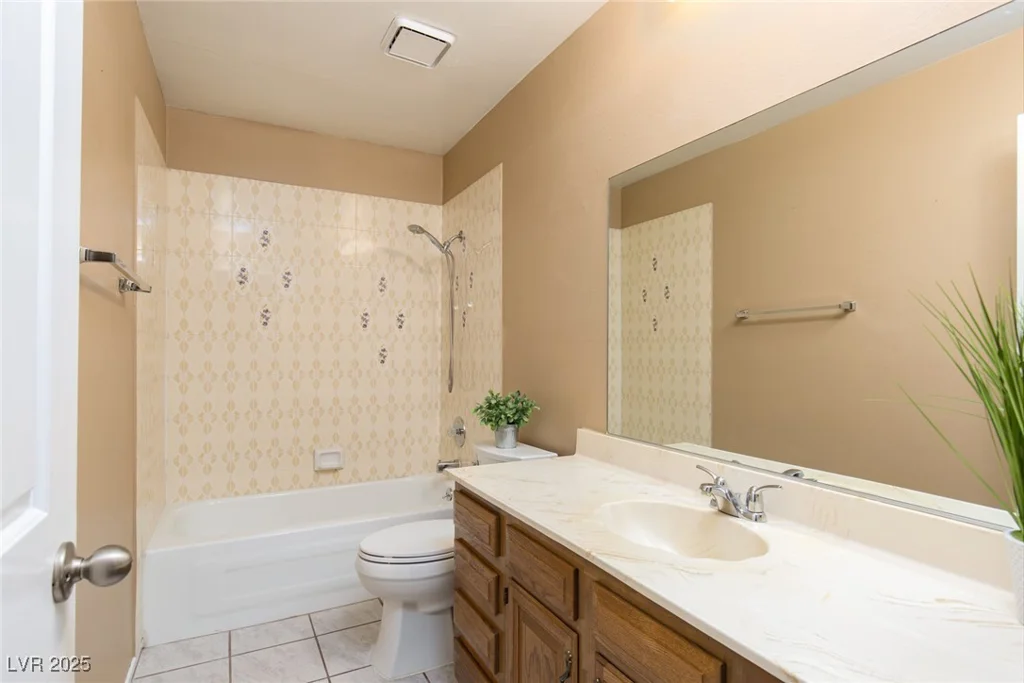 3990 Avebury, Las Vegas, NV 89121