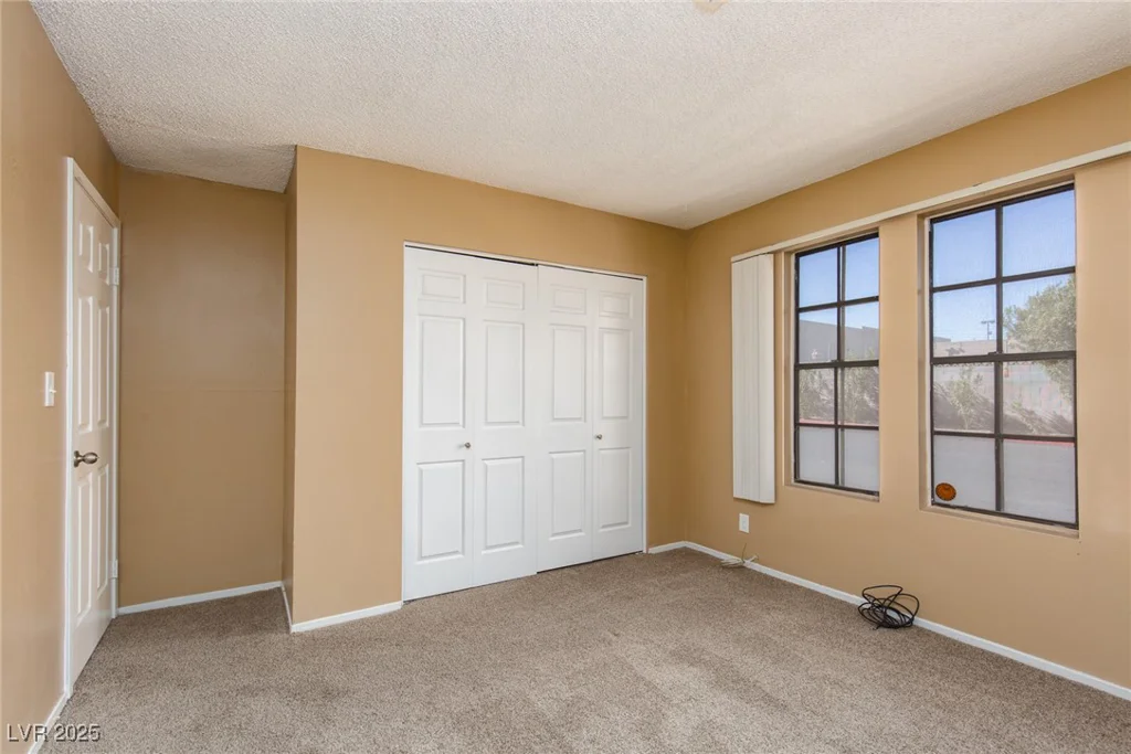 3990 Avebury, Las Vegas, NV 89121