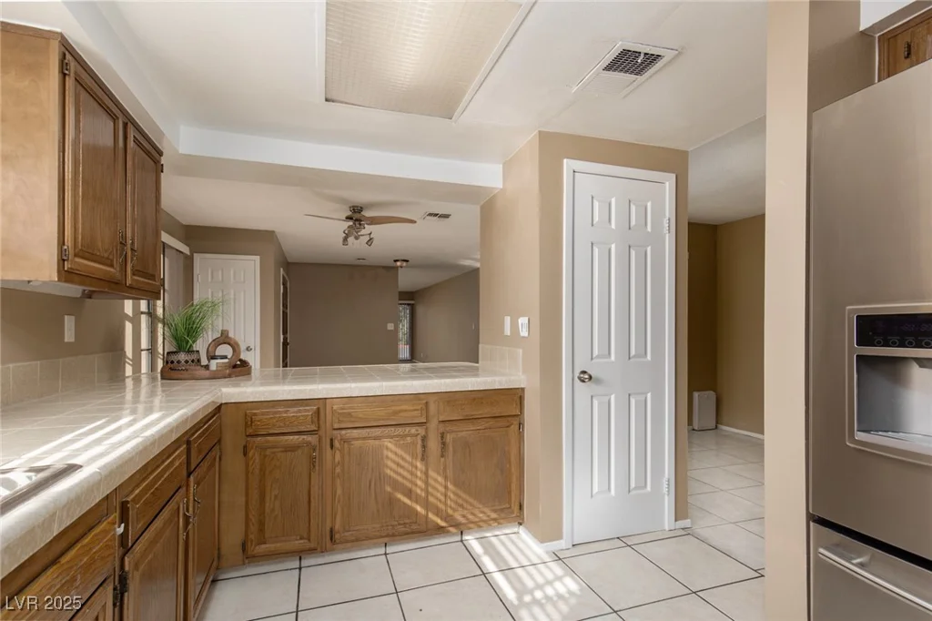 3990 Avebury, Las Vegas, NV 89121