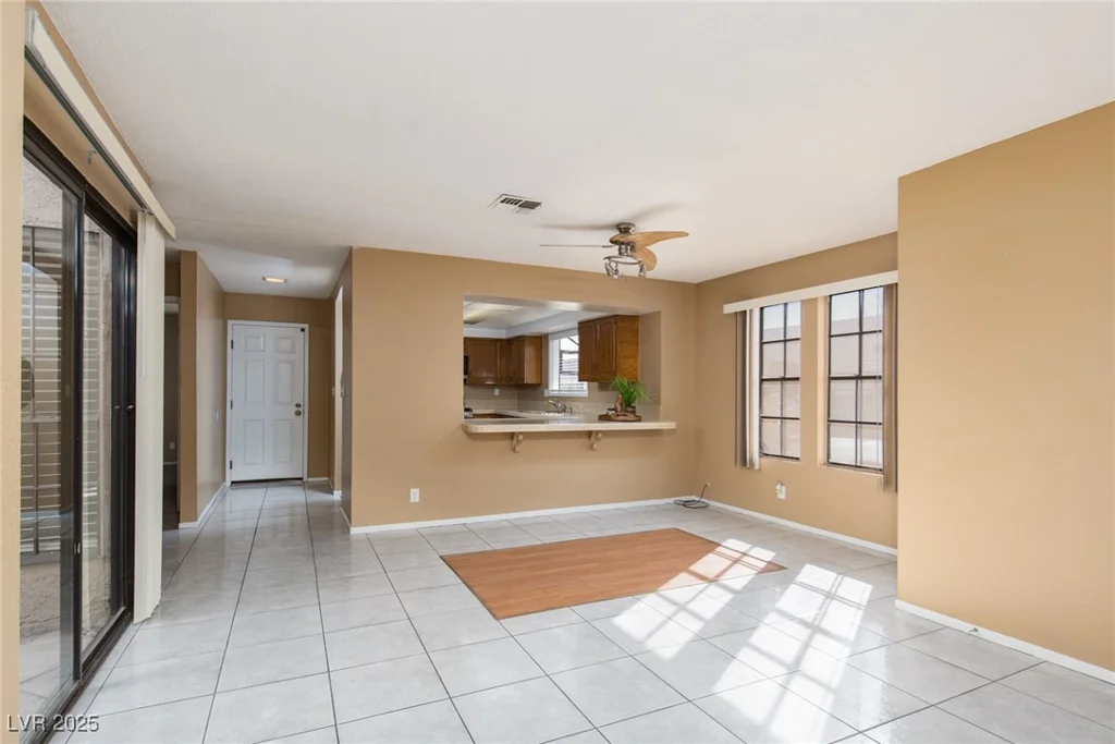 3990 Avebury, Las Vegas, NV 89121