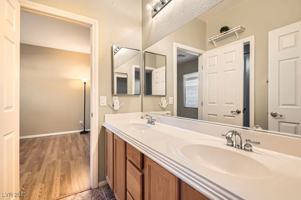 8109 Mountain Forest, Las Vegas, NV 89129