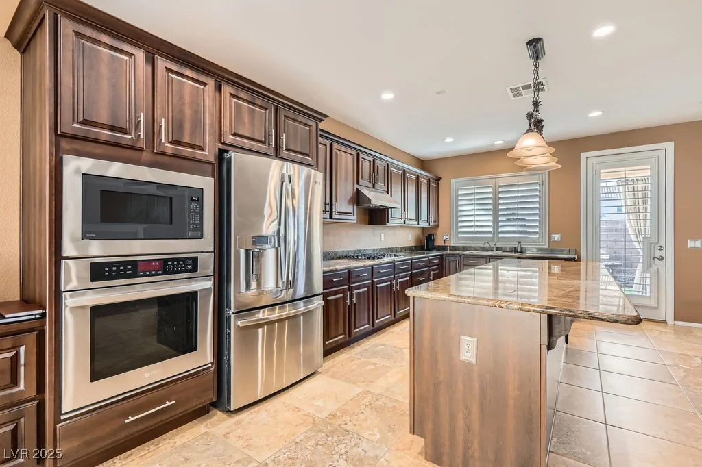 8109 Mountain Forest, Las Vegas, NV 89129