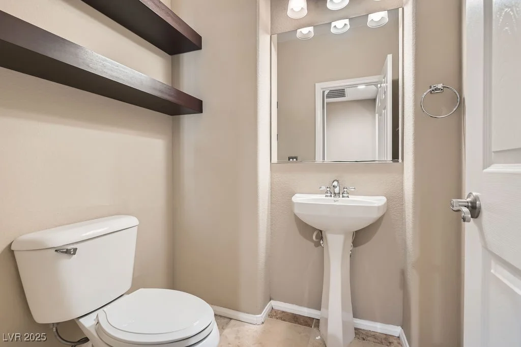8109 Mountain Forest, Las Vegas, NV 89129