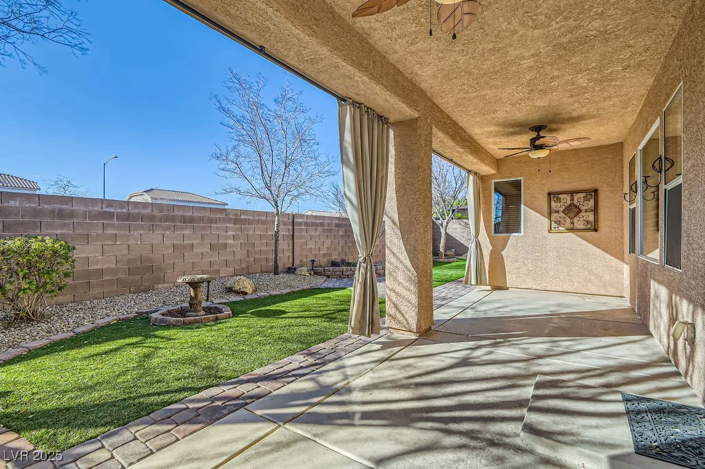 8109 Mountain Forest, Las Vegas, NV 89129