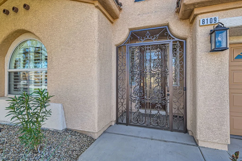8109 Mountain Forest, Las Vegas, NV 89129