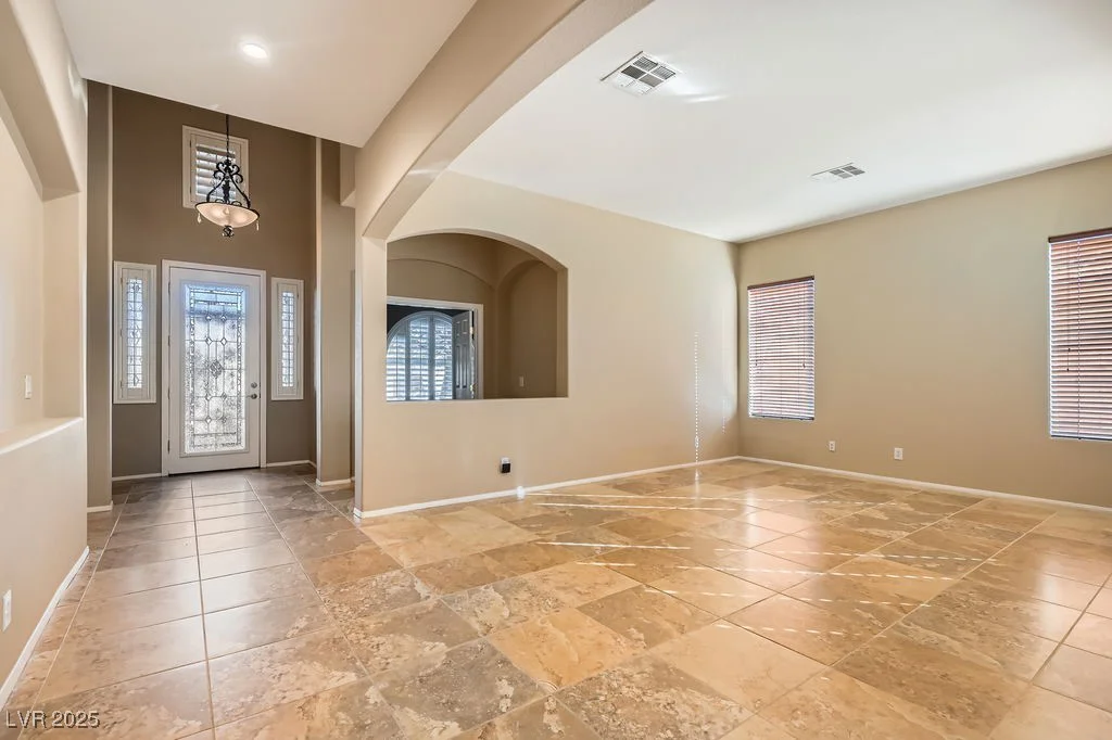 8109 Mountain Forest, Las Vegas, NV 89129