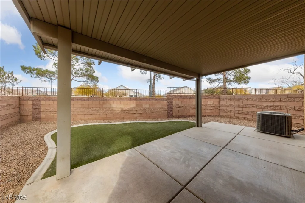 1162 Paradise Desert, Henderson, NV 89002