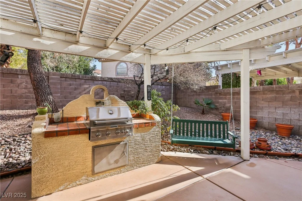 198 Adomeit, Henderson, NV 89074