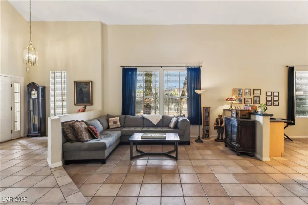 198 Adomeit, Henderson, NV 89074