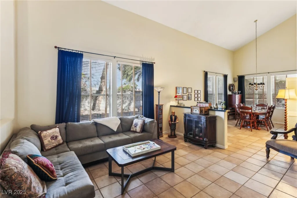 198 Adomeit, Henderson, NV 89074