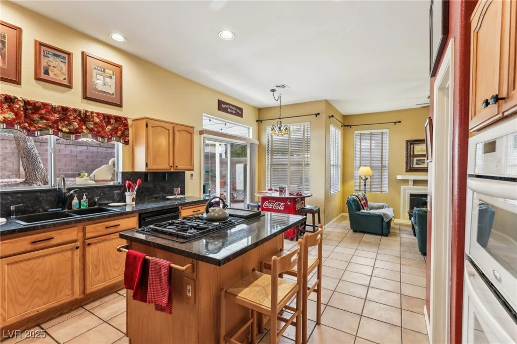 198 Adomeit, Henderson, NV 89074