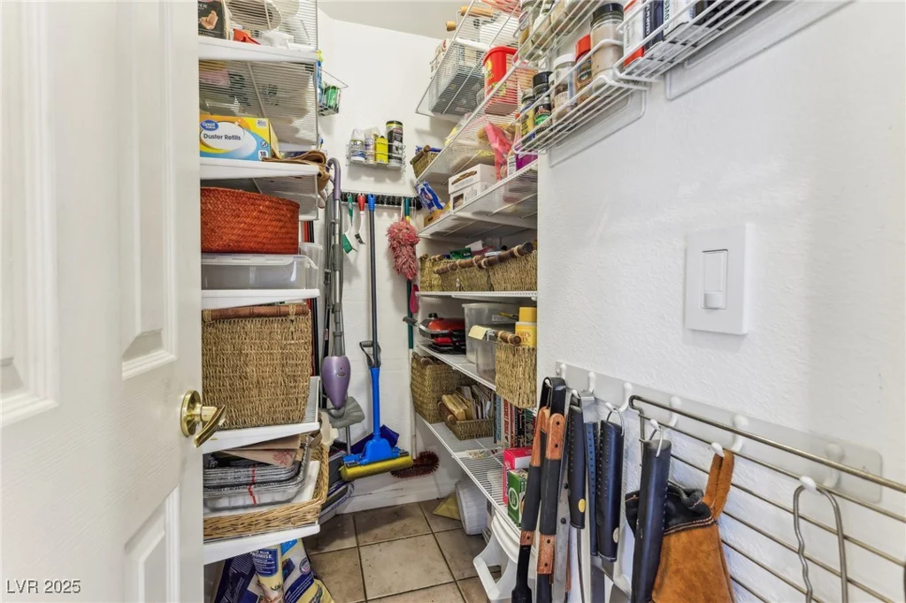 198 Adomeit, Henderson, NV 89074