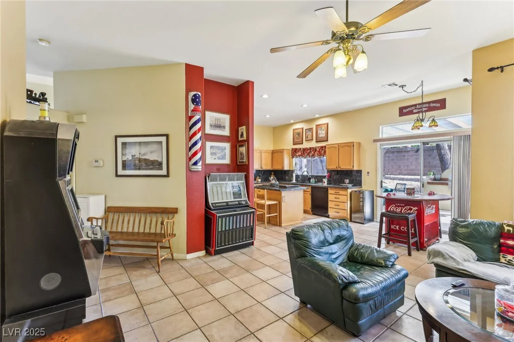 198 Adomeit, Henderson, NV 89074
