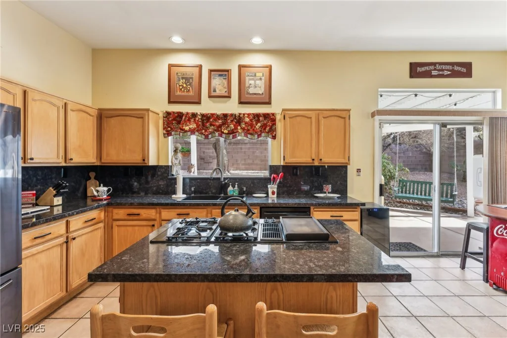 198 Adomeit, Henderson, NV 89074